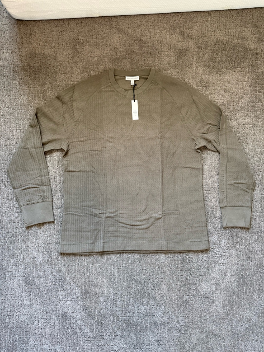 NWT Banana Republic Men’s Casual Shirt, Size Large Tall.